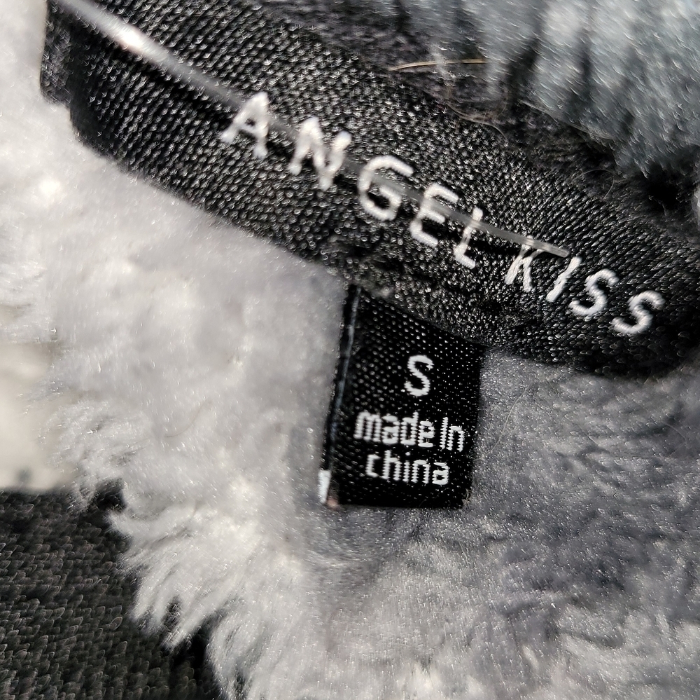 Angel Kiss Small - Picture 2 of 3